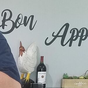Blk. Metal "Bon Appetit" Wall Decor